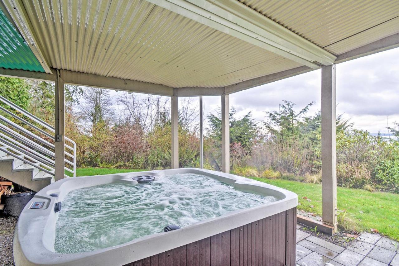 Unique Port Ludlow Home With 3 Decks And Hot Tub! מראה חיצוני תמונה